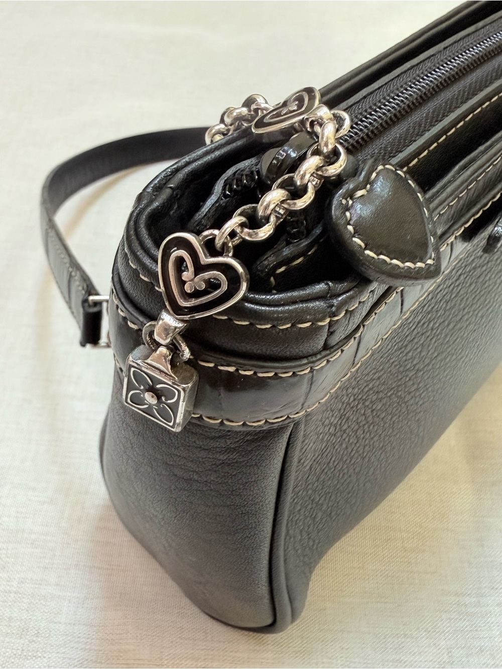 Brighton Black Leather Shoulder Bag Croc Trim with Heart Charms EUC - Picture 13 of 14